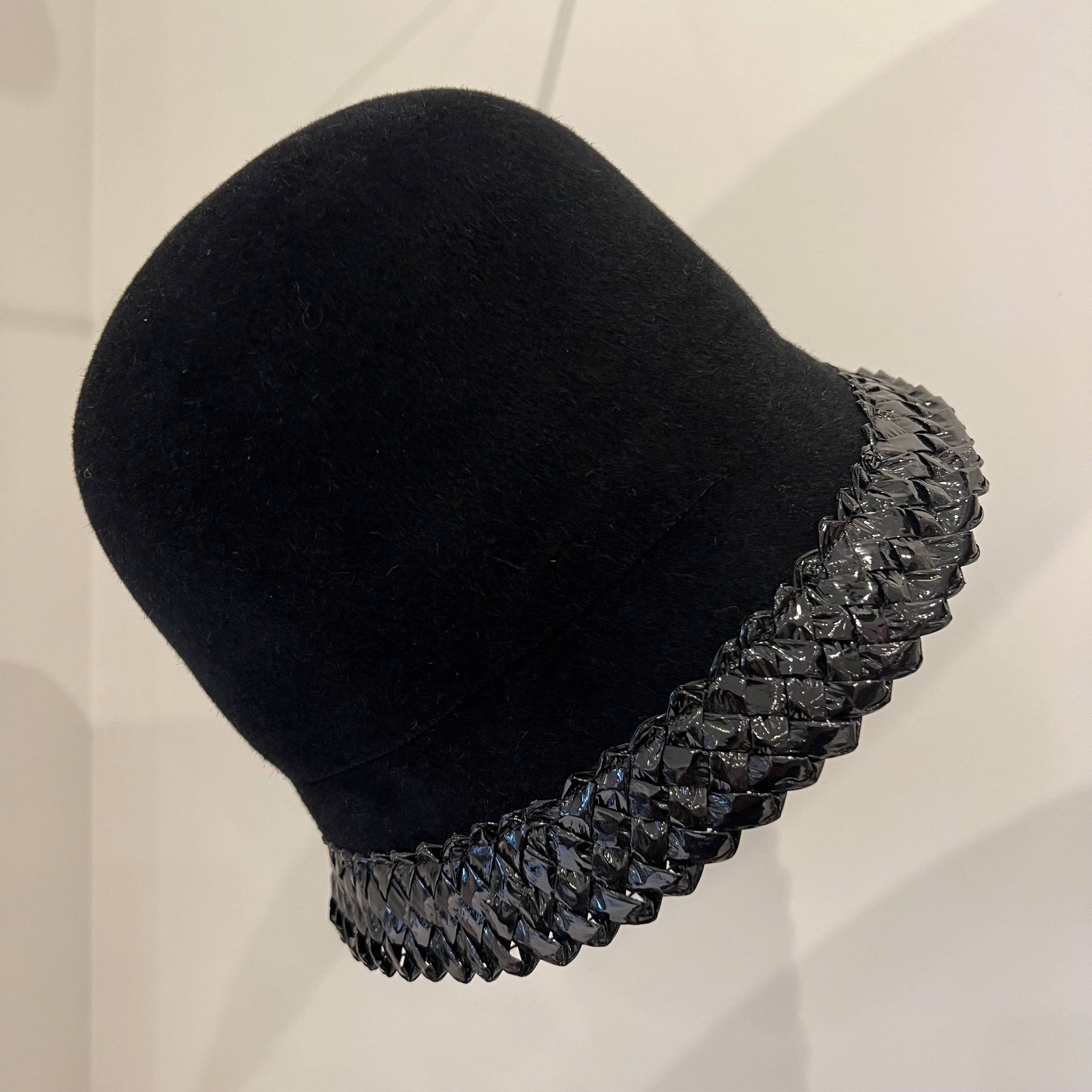 Racello Cloche Black