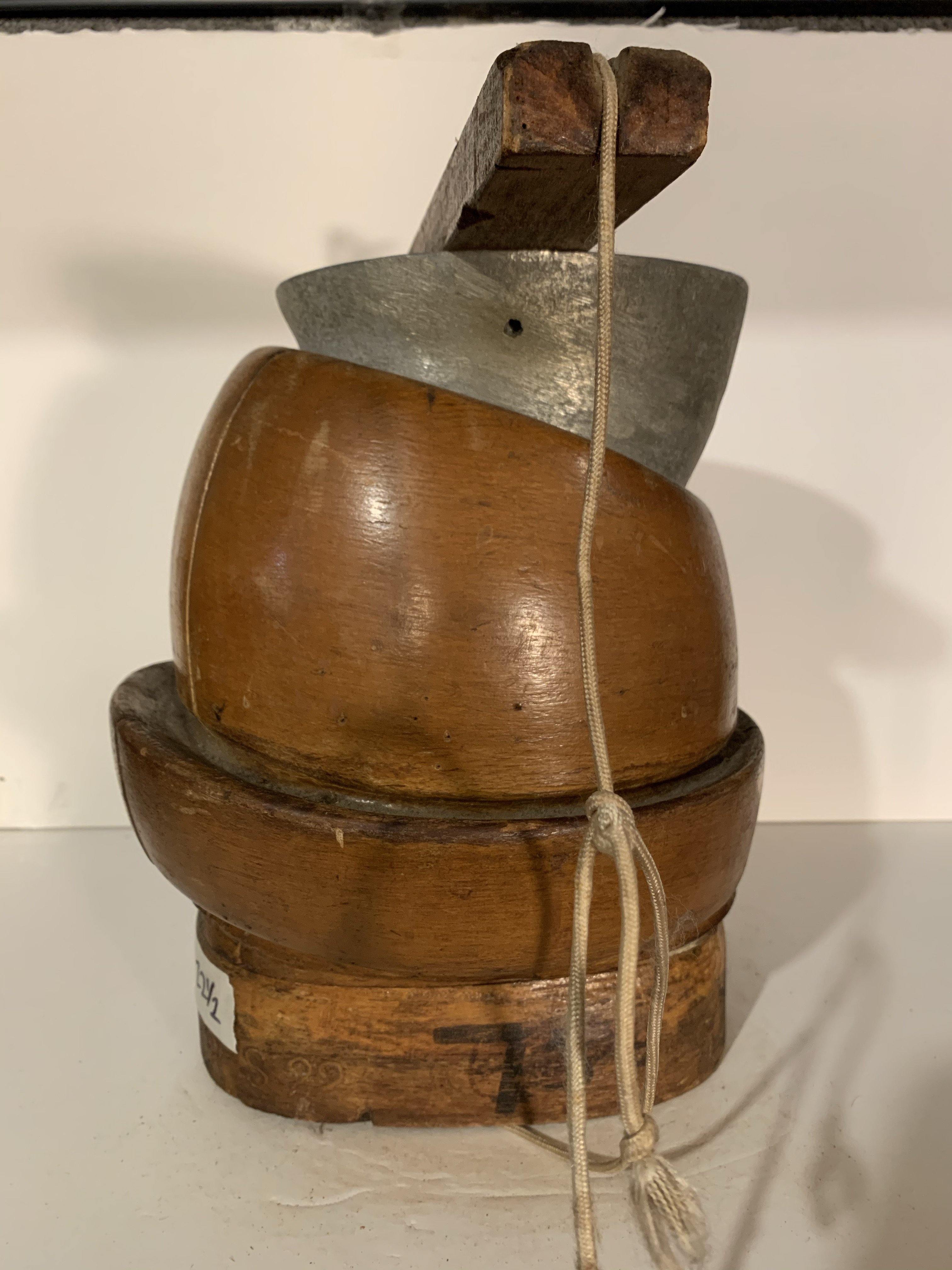Hat block with tipper - Block Number 8167 - SoleneBoutique
